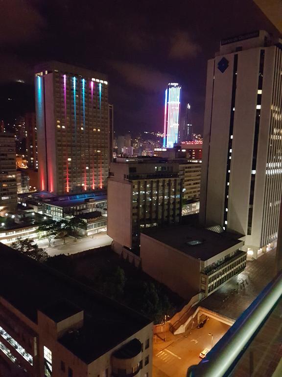 דירות Amoblado Bogota, Wifi, Agua Caliente מראה חיצוני תמונה